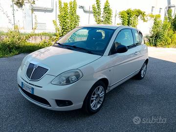 Lancia Ypsilon 1.2 69 CV Unyca - POCHI KM