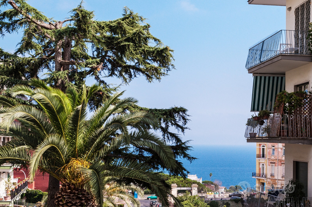 Napoli.Bilocale arredato a via Posillipo