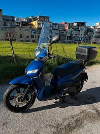 Peugeot tweet 125 rs