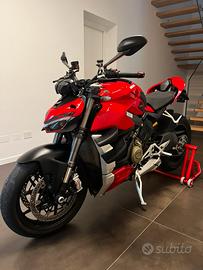 Ducati Streetfighter v4