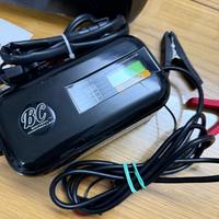 Carica batteria auto e mantenimento