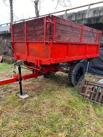 Rimorchio ribaltabile idraulico