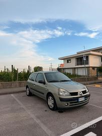 Renault clio 2003