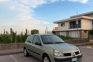 Renault clio 2003