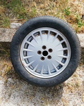 cerchio più gomma per Alfa Romeo 164