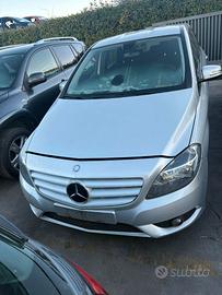 Mercedes Classe B W246 per ricambi