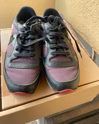 Saucony tenute molto bene nr. 37