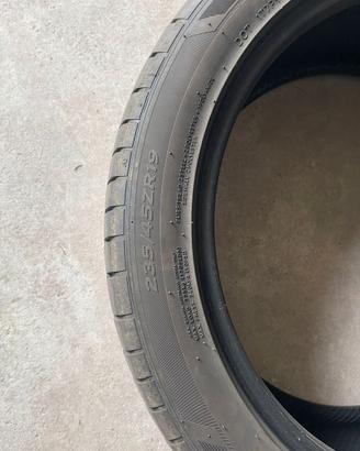 4 GOMME HANKOOK  235 45 19