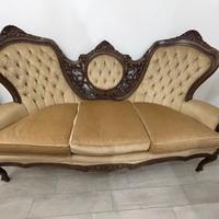 Divano antiquariato imbottito stile Vittoriano