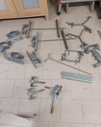 Varie zanche per pali antenna