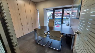 Ufficio privato arredato in formula coworking