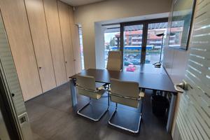 Ufficio privato arredato in formula coworking