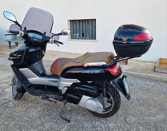 Yamaha XC 300 Scooter - Moto