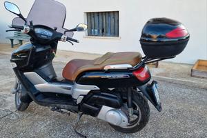 Yamaha XC 300 Scooter - Moto