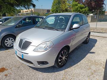 Lancia Ypsilon 1.4 Elle Ecochic GPL Tua a 90€ al M