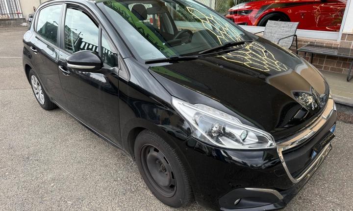 Peugeot 208 BlueHDi 75 5 porte Allure