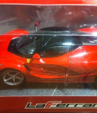 Ferrari Laferrari Hotwheels 1/18 BLY52 rossa