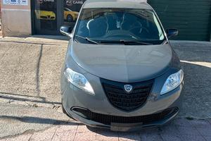 Lancia Ypsilon 1.2 69 CV 5 porte S&S Silver