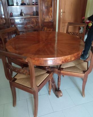 Tavolo rotondo in noce con n. 6 sedie