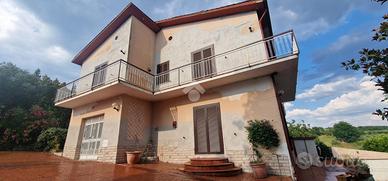 VILLA SINGOLA A MONTESARCHIO