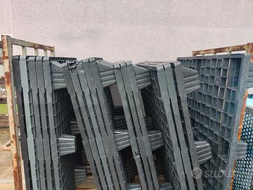 Bancali in plastica.