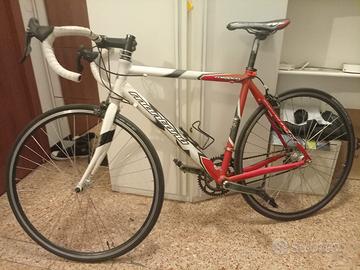 Bici da corsa MONTANA