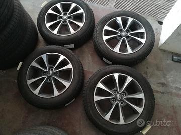 A48 - Pneumatici 175/65R15 + cerchi Yaris