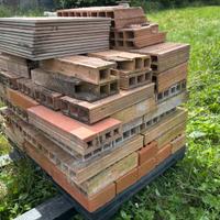 Mattoni forati / Materiale edile