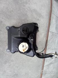 Serbatoio con pompa benzina Burgman Suzuki 650