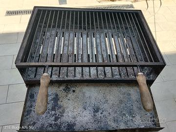 Barbecue artigianale in ferro pieno