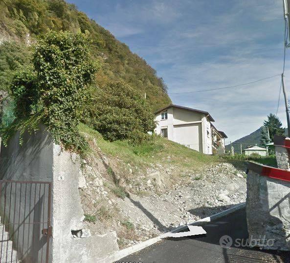 Terreno di 810 m² a Asso - Vista 2