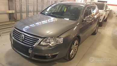 Volkswagen Passat 2.0 TD anno 2006 X ricambi