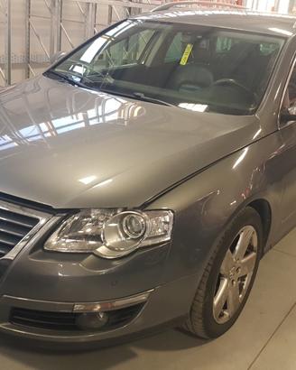 Volkswagen Passat 2.0 TD anno 2006 X ricambi