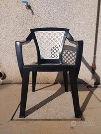 Sedia da giardino in plastica impilabile
