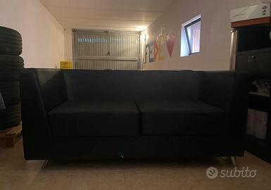 Divano 2 posti e poltrona