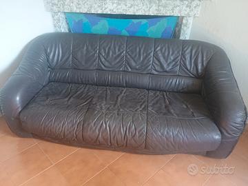 divano in pelle 