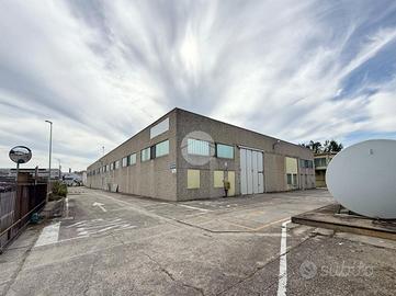 CAPANNONE A PORTO MANTOVANO