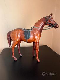 Cavallo in cuoio vintage