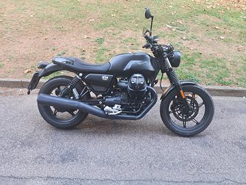Moto Guzzi V7 850 CC. 