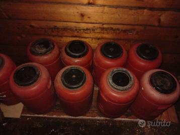 Bidoni da 20 litri in plastica