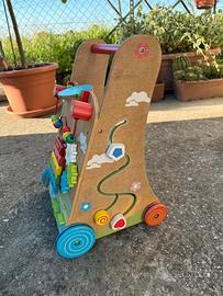 Carrello primi passi in legno colorato con giochi