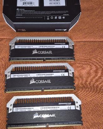 DDR4 Corsair Dominator Platinum CMD16GX4M4A2666C15