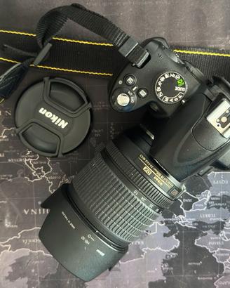 NIKON D3000 -PERFETTA PARI AL NUOVO-
