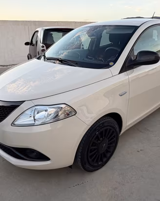 Lancia Ypsilon Hybrid 51 KW Ecochic Gold 2021