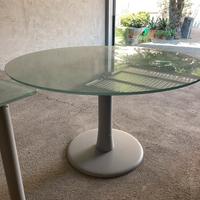 Tavolo rotondo in vetro acidato