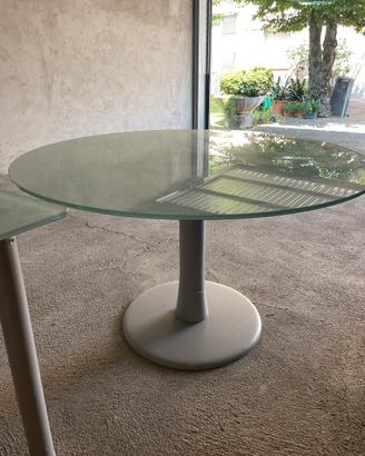 Tavolo rotondo in vetro acidato