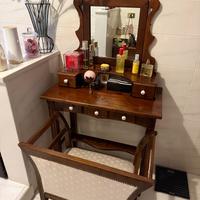 Toilette e mobiletto bagno arte povera