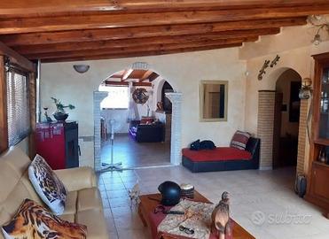 Villa di 100mq + giardino 1000mq
