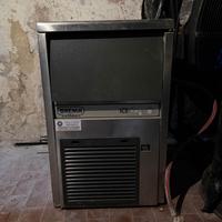 macchina del ghiaccio 