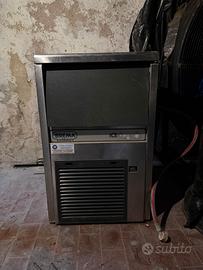 macchina del ghiaccio 